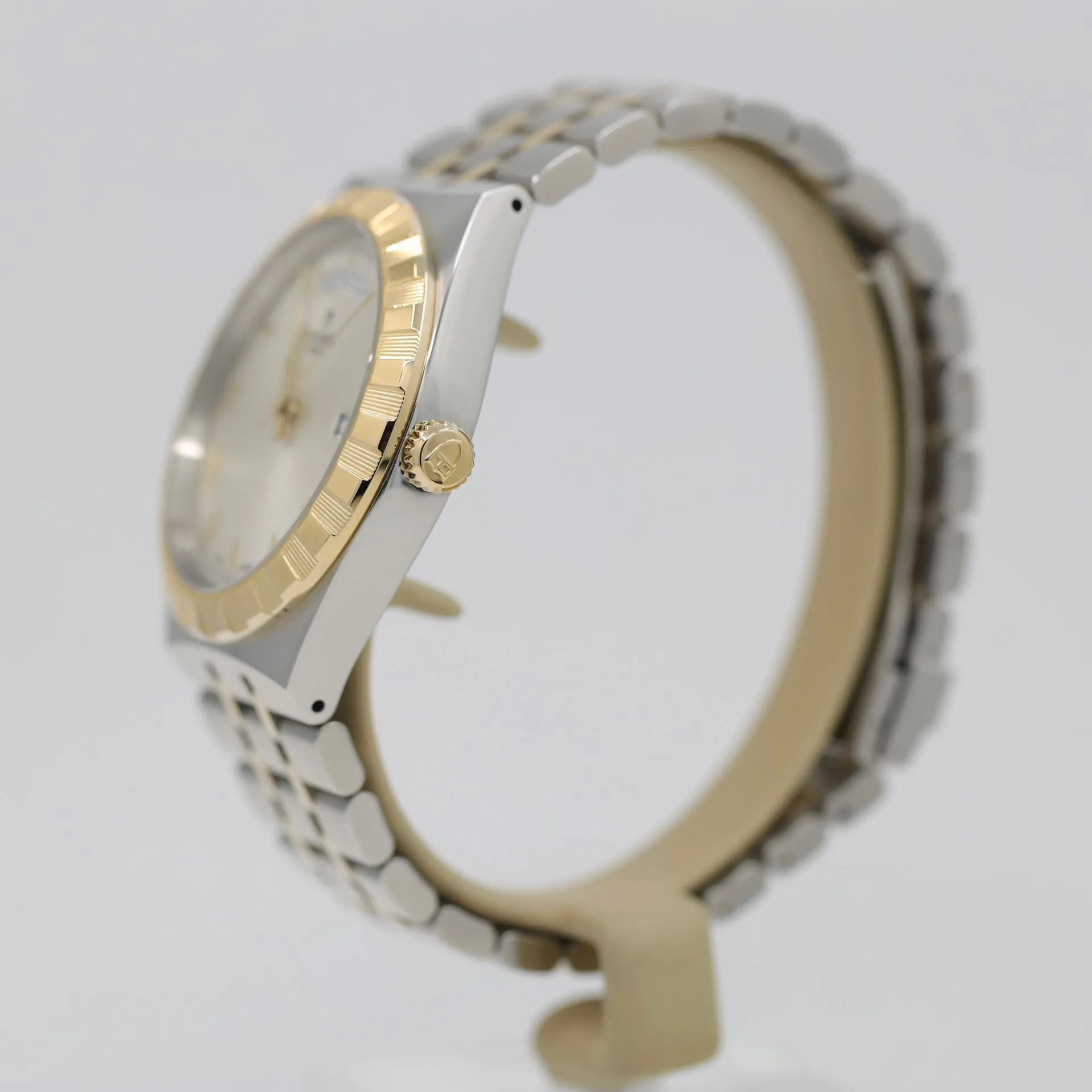 Tudor Royal M28603-0001 41mm Yellow gold Silver 6