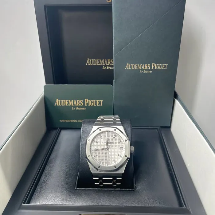 Audemars Piguet Royal Oak 15500ST.OO.1220ST.04 41mm Stainless steel Silver