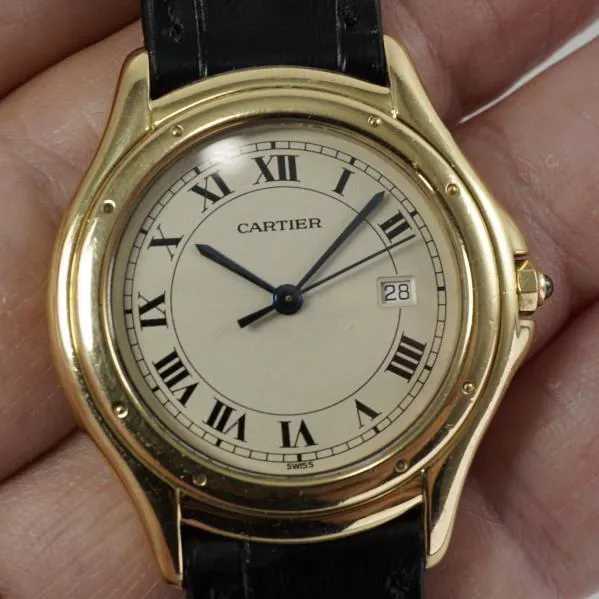 Cartier Cougar 887904 33mm Yellow gold White