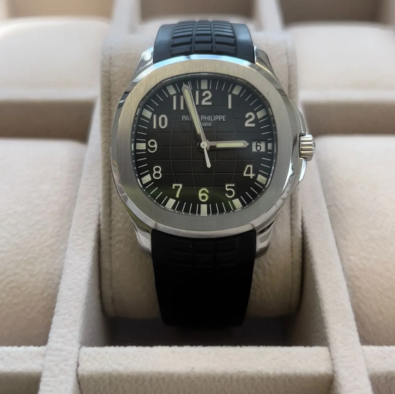 Patek Philippe Aquanaut 5167A-001 40.8mm Stainless steel Black