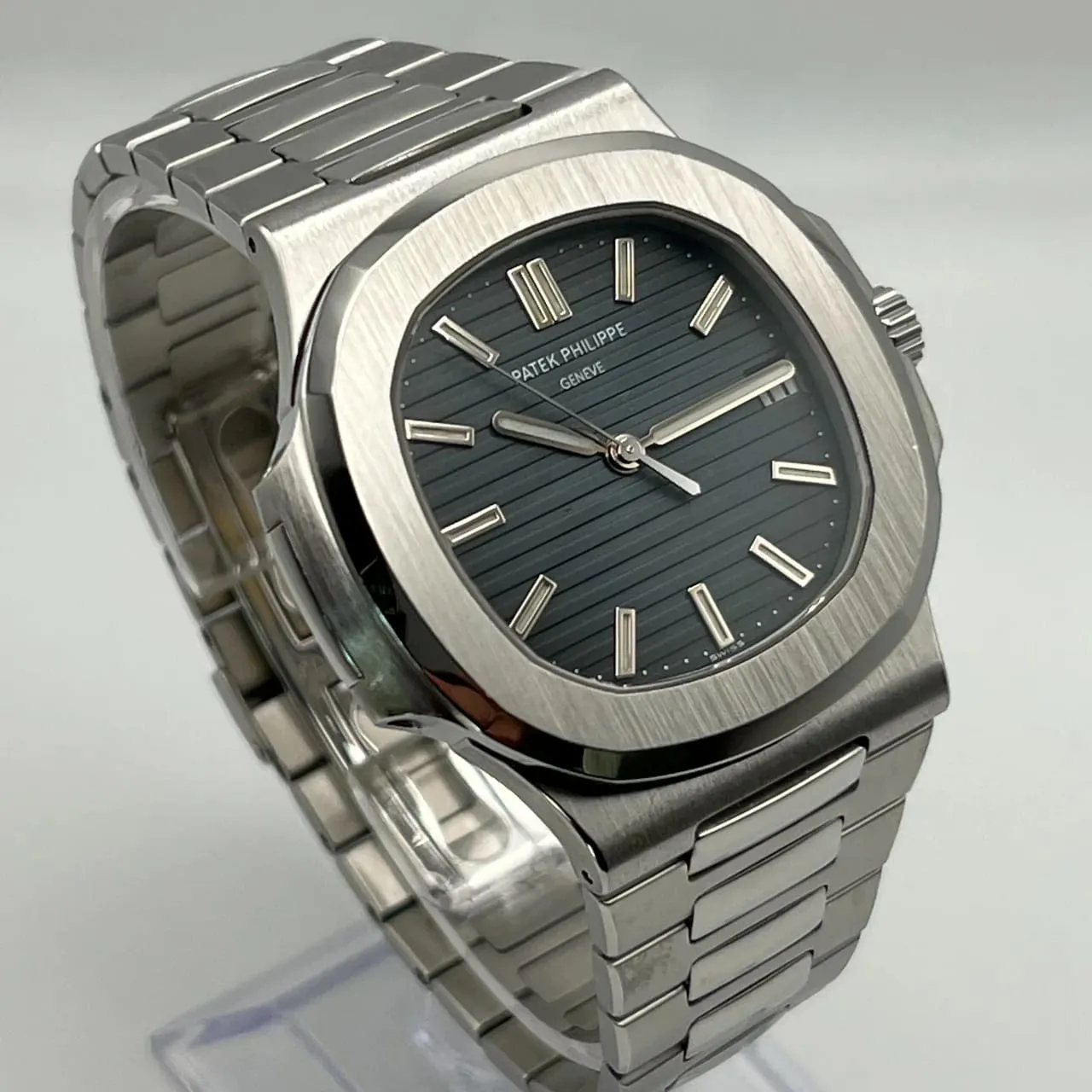 Patek Philippe Nautilus 5711/1A-001 40mm Stainless steel Blue 1