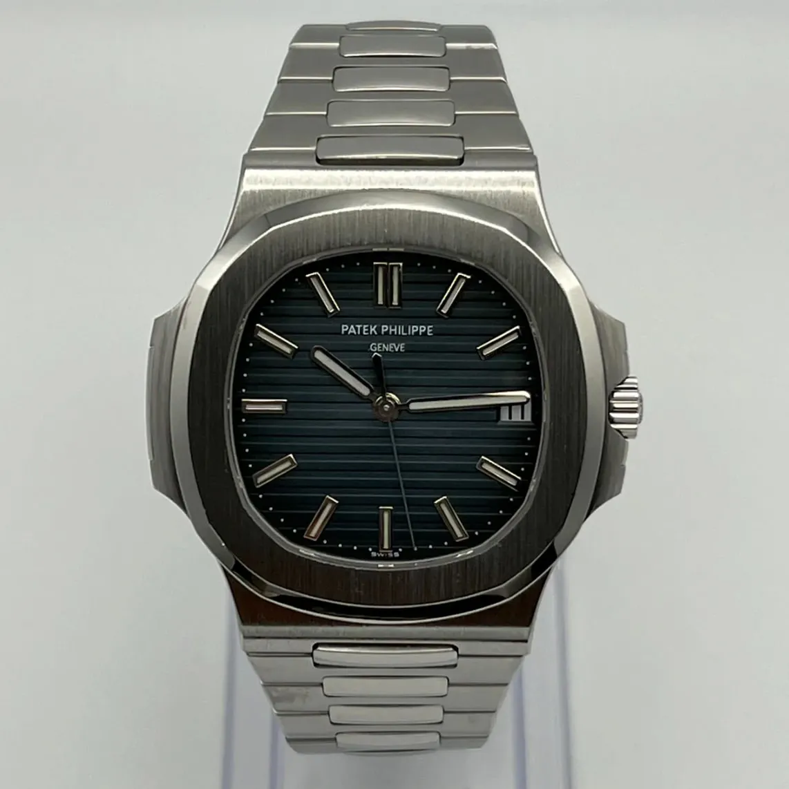 Patek Philippe Nautilus 5711/1A-001 40mm Stainless steel Blue