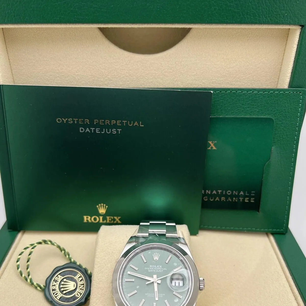 Rolex Datejust 126300-0019 41mm Oystersteel Green 4