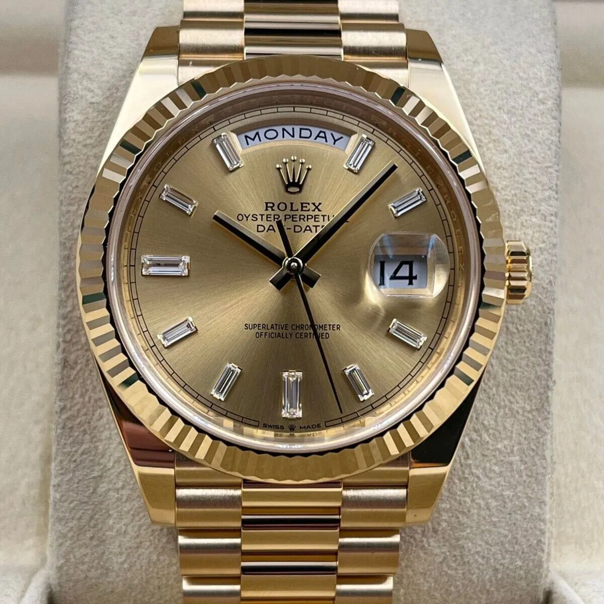 Rolex Day-Date 40 228238-0005 40mm 18k yellow gold Champagne