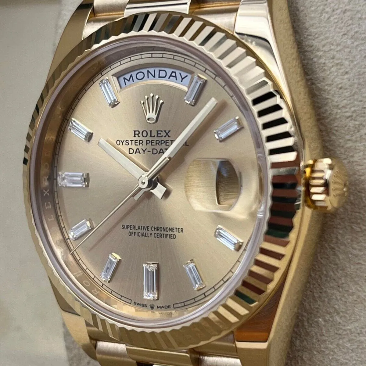 Rolex Day-Date 40 228238-0005 40mm 18k yellow gold Champagne 5