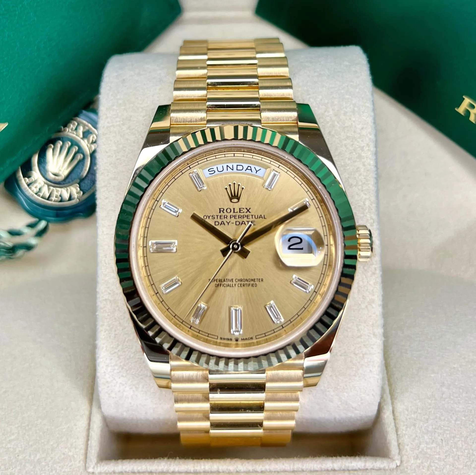 Rolex Day-Date 40 228238-0005 40mm 18k yellow gold Champagne