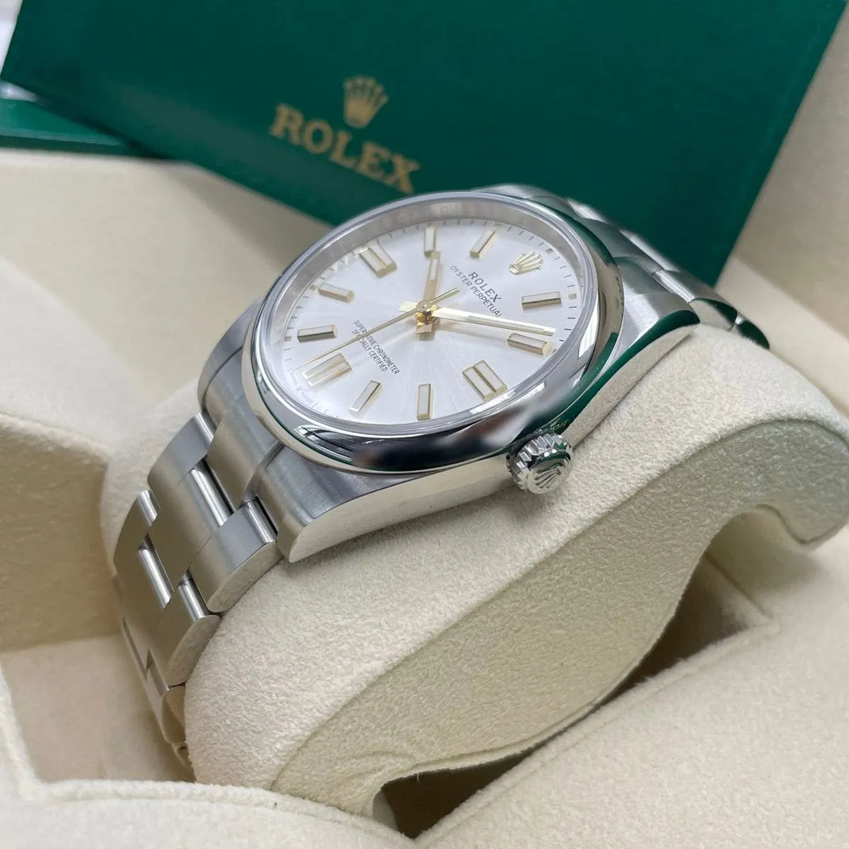 Rolex Oyster Perpetual 124300-0001 41mm Oystersteel Silver 2