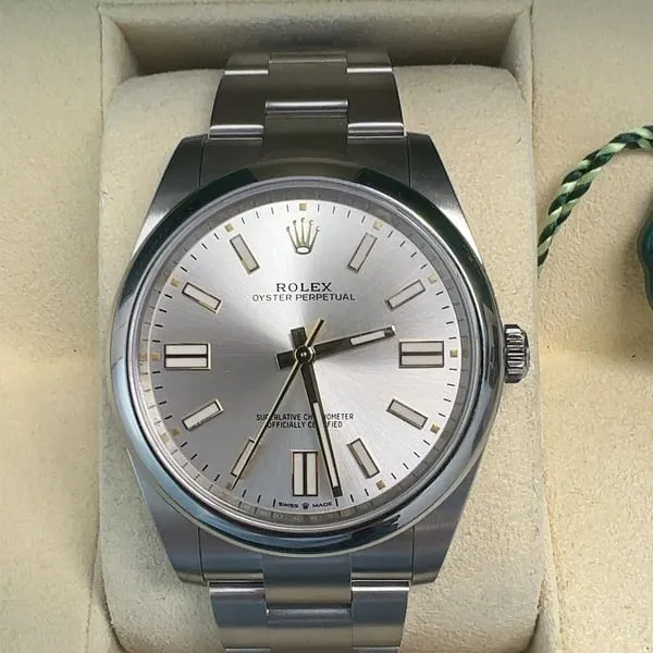 Rolex Oyster Perpetual 124300-0001 41mm Oystersteel Silver