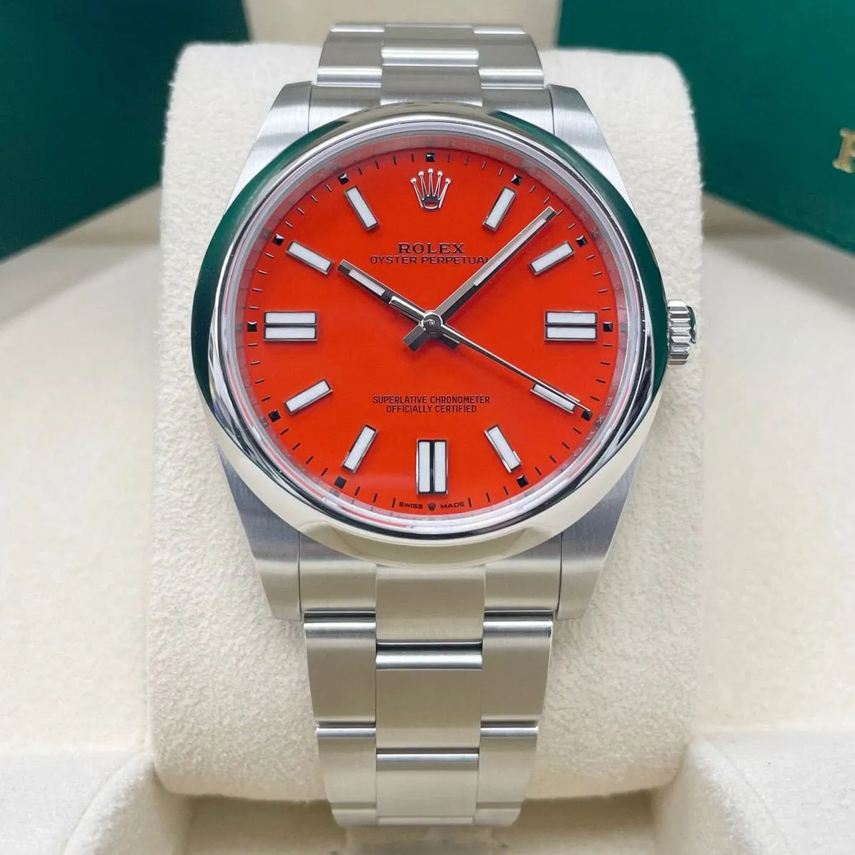 Rolex Oyster Perpetual 124300-0007 41mm Stainless steel Red