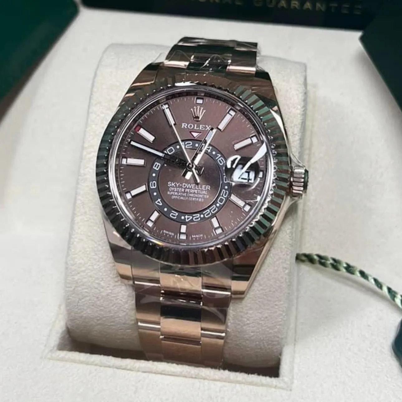 Rolex Sky-Dweller 326935-0006 42mm Rose gold Brown