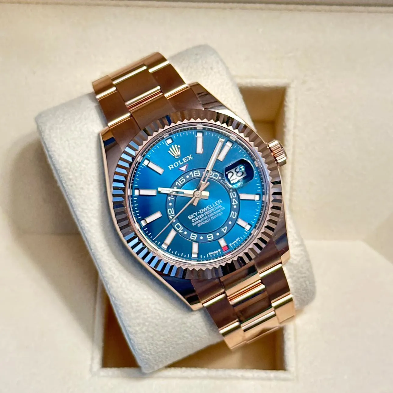 Rolex Sky-Dweller 336935-0001 42mm Everose gold Blue and Green