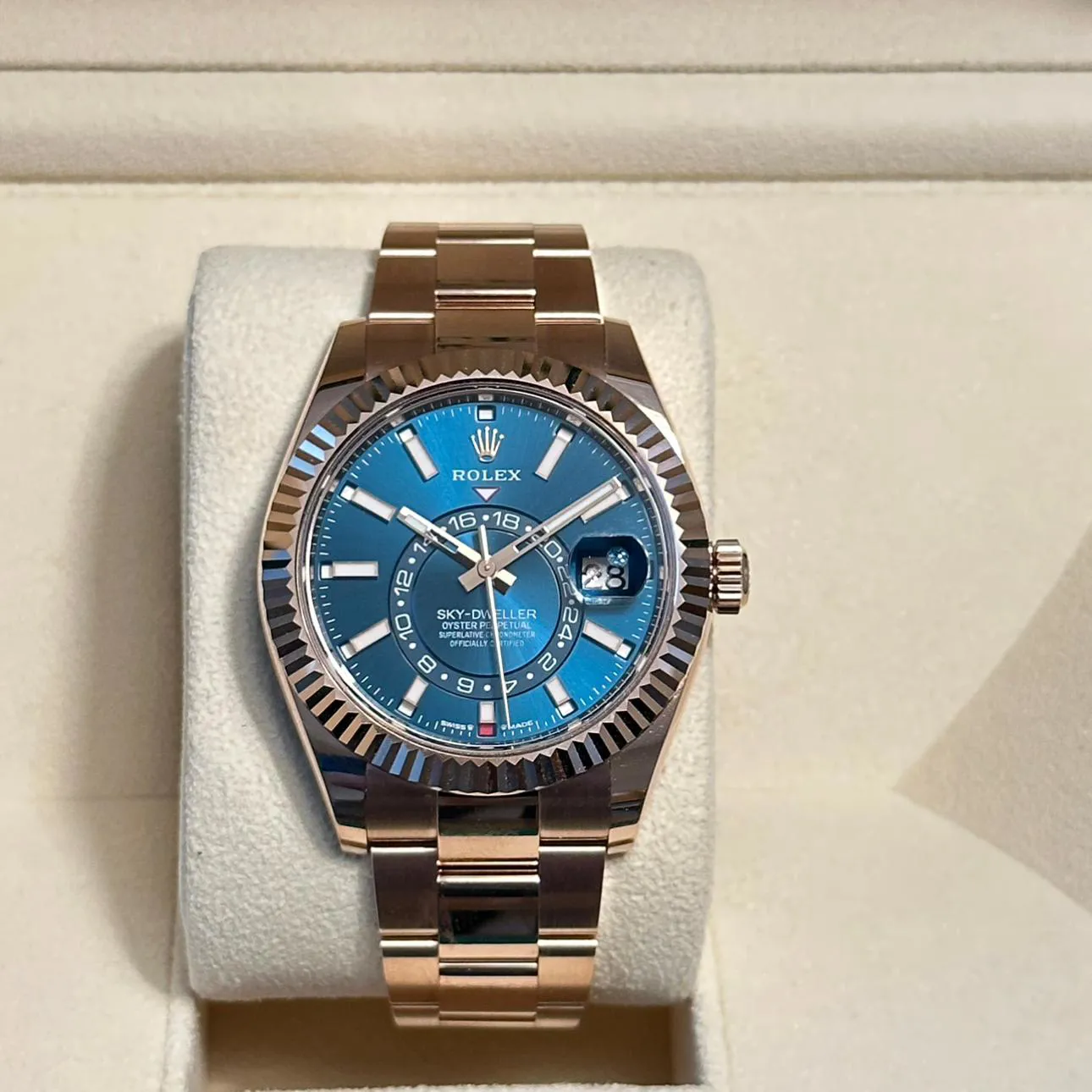 Rolex Sky-Dweller 336935-0001 42mm Everose gold Blue and Green 6