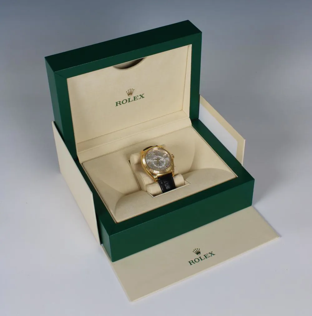 Rolex Sky-Dweller 326138 42mm Yellow gold Silver