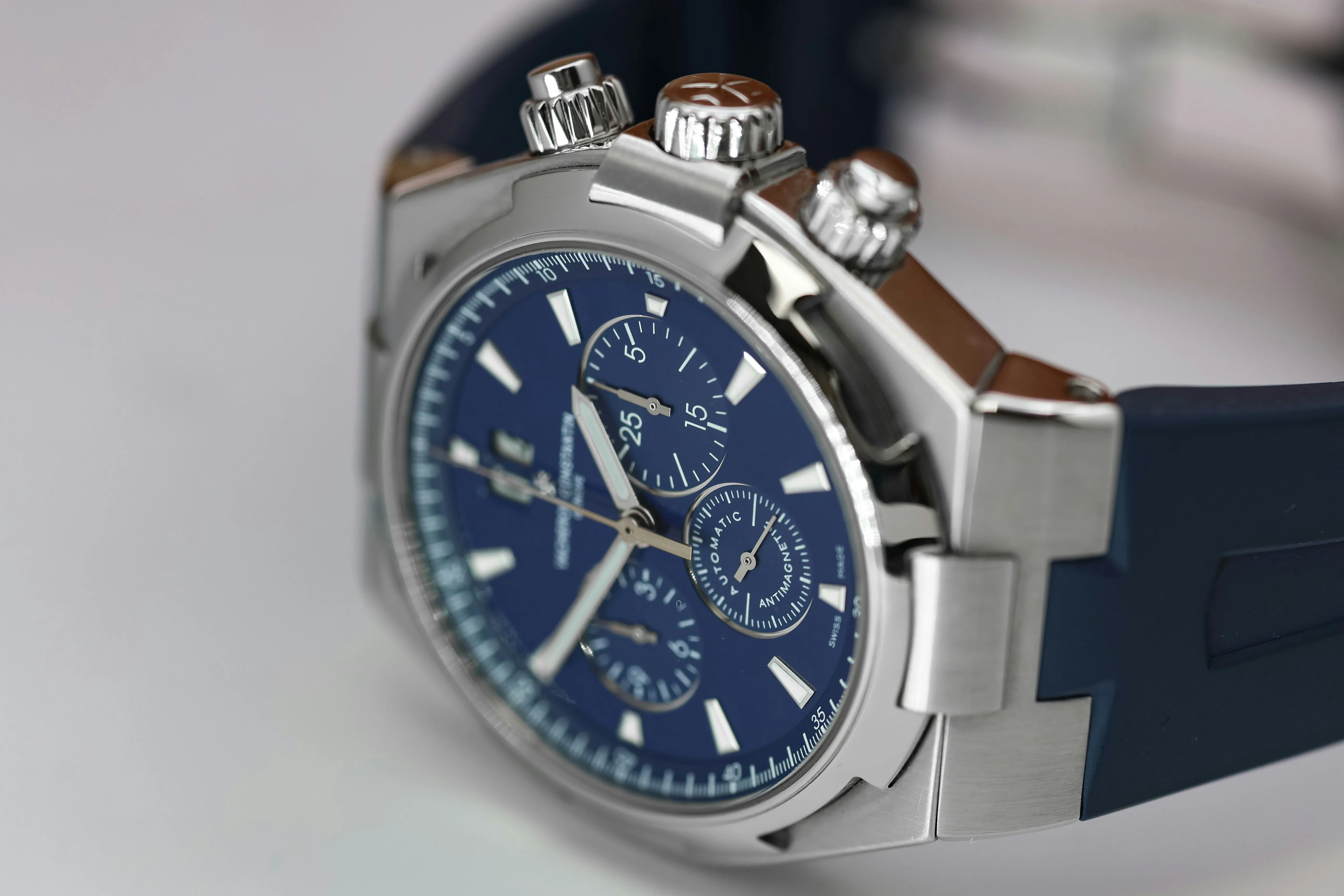 Vacheron Constantin Overseas Chronograph 49150/000A-9745 42.5mm Stainless steel Blue 4