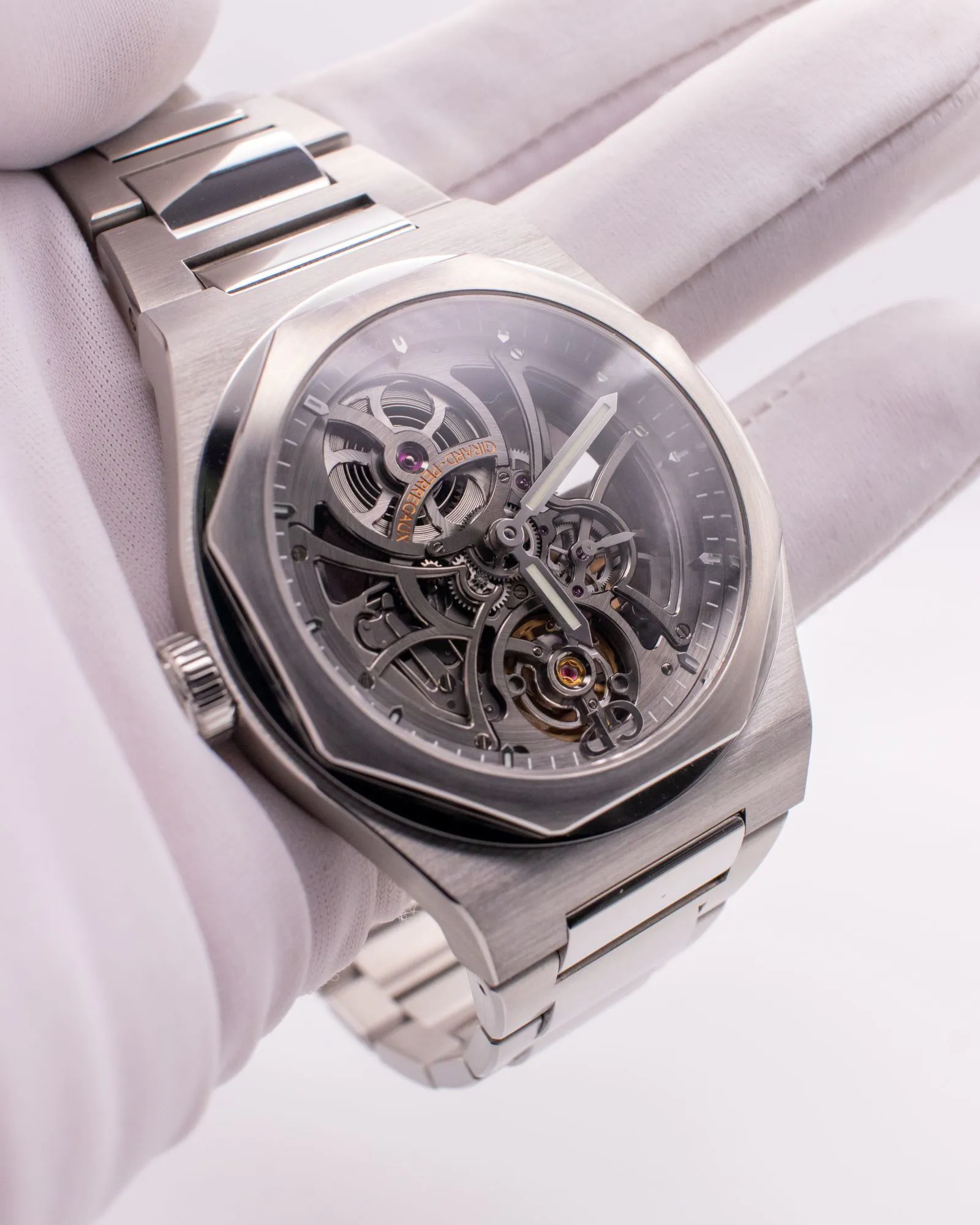 Girard-Perregaux Laureato Skeleton 81015-11-001-11A 42mm Stainless steel and Sapphire Skelotonized anthracite 2