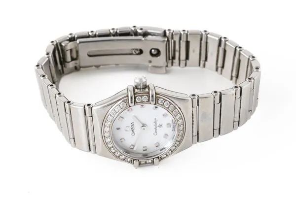 Omega Constellation 25mm Stainless steel and Diamond Mother-of-pearl 2