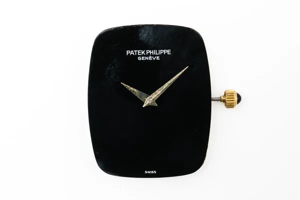 Patek Philippe Ellipse 3739 30mm 18k gold Onyx 1