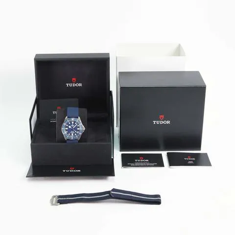 Tudor Pelagos 25707B 42mm Titanium Blue 9