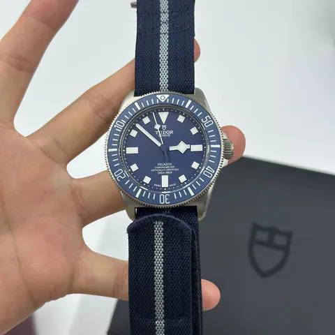 Tudor Pelagos 25707B/24 Titanium Blue 12