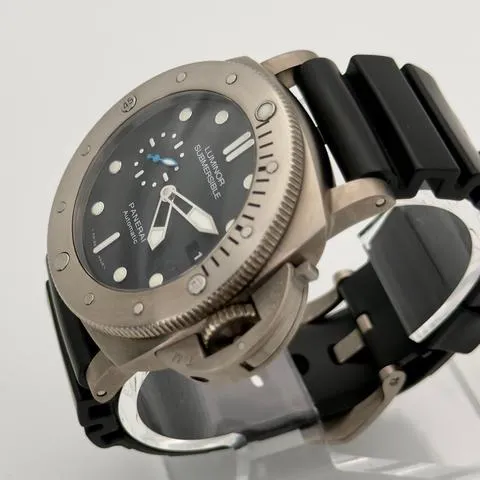 Panerai Submersible PAM 01305 47mm Titanium Black 6