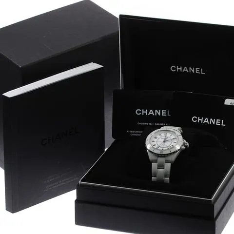 Chanel J12 H5700 38mm White ceramic White 1