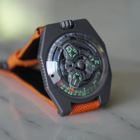 Urwerk UR-100V UltraViolet UR-100V 42mm Titanium Black