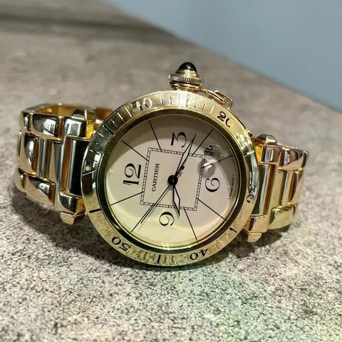Cartier Pasha 820903 38mm Yellow gold Silver