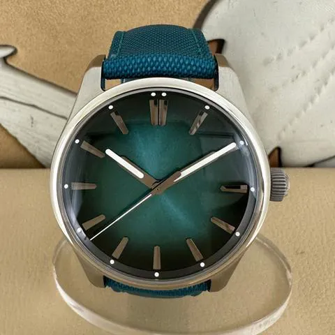 H. Moser & Cie. Pioneer 3200-1214 42mm Stainless steel Blue