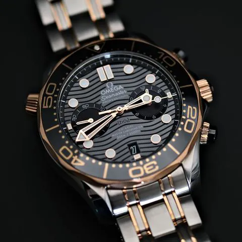 Omega Seamaster Diver 300M 210.20.44.51.01.001 44mm Yellow gold and Stainless steel Black 1