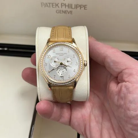 Patek Philippe Annual Calendar 4947R-001 38mm Rose gold Silver