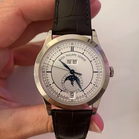 Patek Philippe Annual Calendar 5396G-001 White gold Silver 8