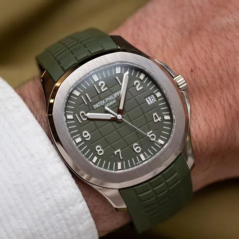 Patek Philippe Aquanaut 5168G-010 42mm White gold Green