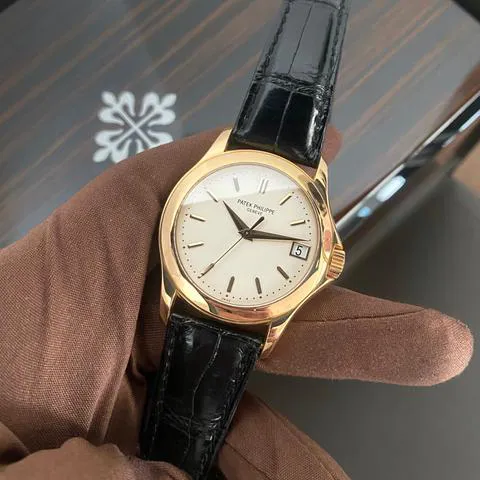 Patek Philippe Calatrava 5107R 37mm Rose gold White