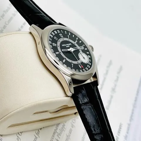 Patek Philippe Calatrava 6006G-001 39mm White gold Black