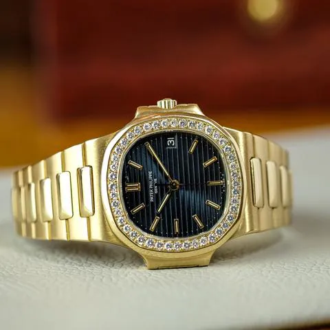 Patek Philippe Nautilus 3800/1 37.5mm Yellow gold Black 16