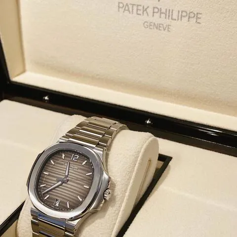 Patek Philippe Nautilus 7118/1A-011 35mm Stainless steel Gray