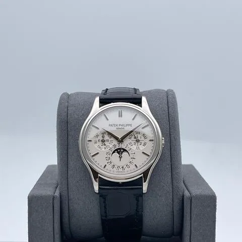 Patek Philippe Perpetual Calendar 5140G-001 37mm White gold Black 1