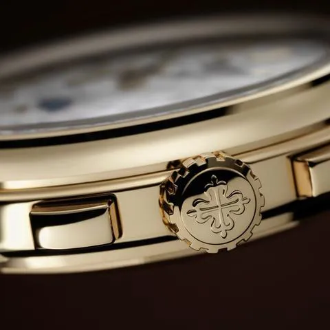 Patek Philippe Perpetual Calendar Chronograph 5270J-001 41mm Yellow gold Silver 5