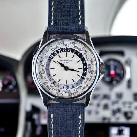 Patek Philippe World Time 5110G-001 37mm White gold Silver