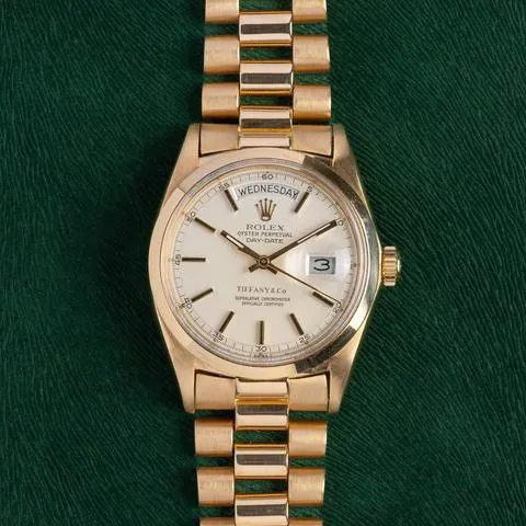 Rolex Day-Date 36 1802 36mm Yellow gold Champagne