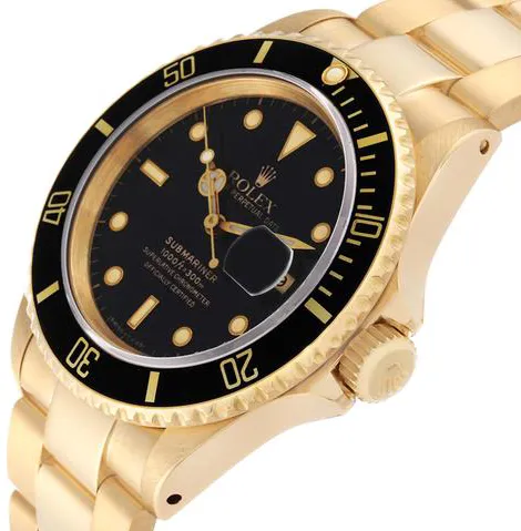 Rolex Submariner Date 16618 40mm Yellow gold Black 9