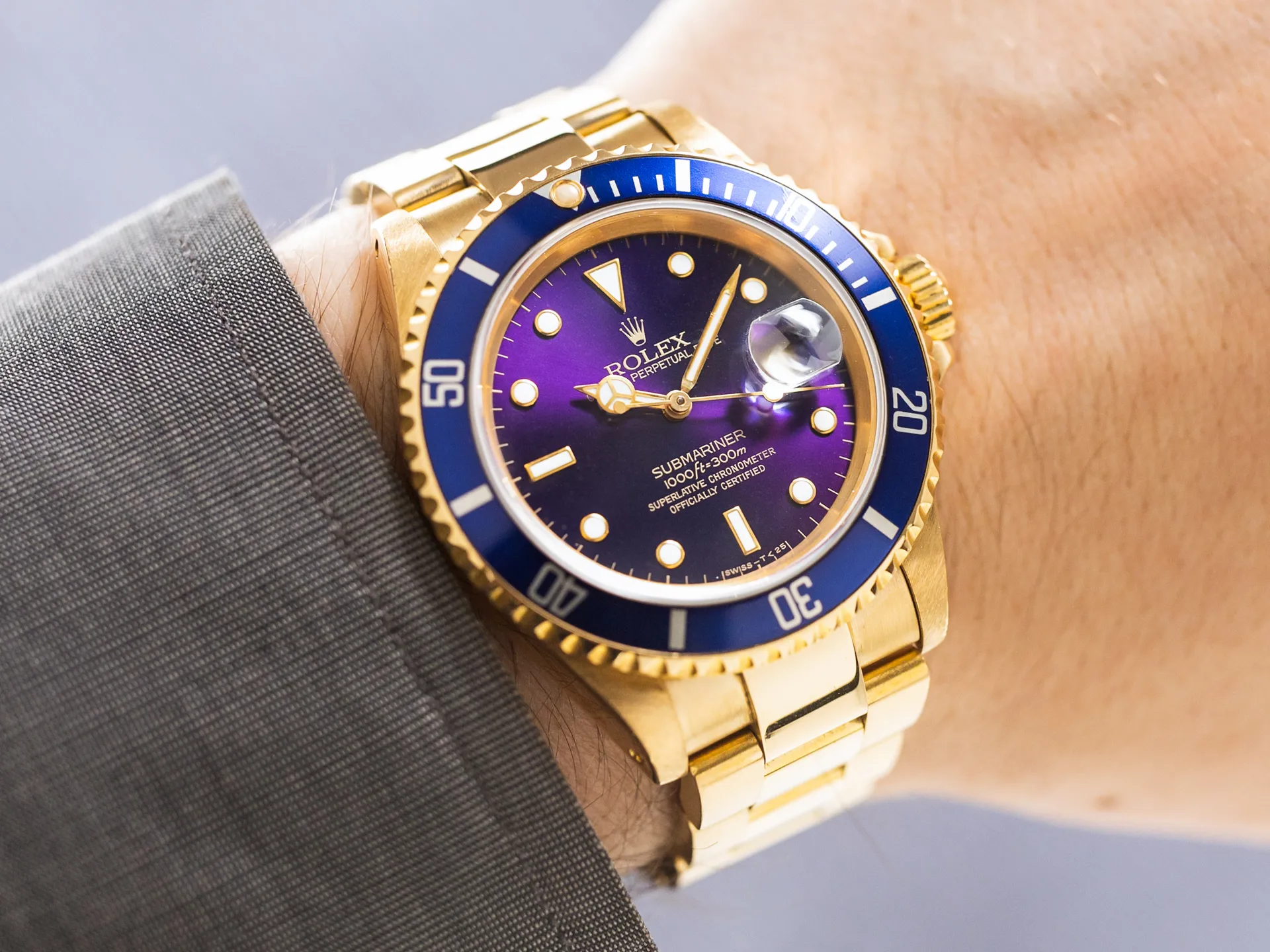 Rolex Submariner Date 16618 40mm Yellow gold Purple