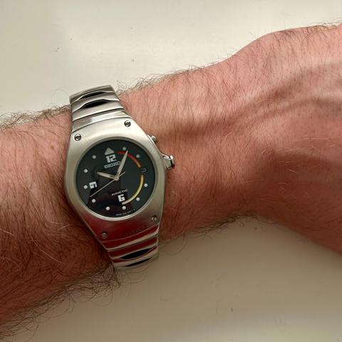 SEIKO KINETIC ARCTURA 5M42-0E30 希少 腕時計 Seiko Arctura Jorg Hysek Kinetic 5M42-0E30 Vintage Watch For