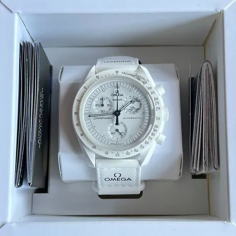 Swatch Moonswatch SO33W700 42mm Ceramic White