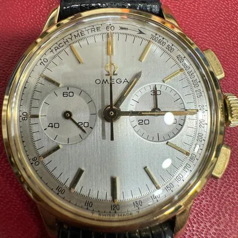 Omega Chronograph 101.009-65 35mm Yellow gold Silver 2