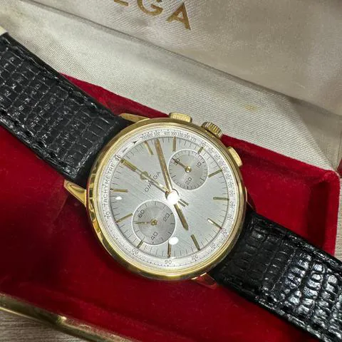 Omega Chronograph 101.009-65 35mm Yellow gold Silver 11