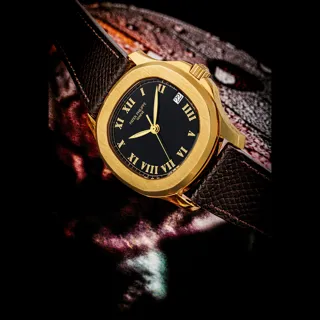 Patek Philippe Aquanaut 5060J Yellow gold Black