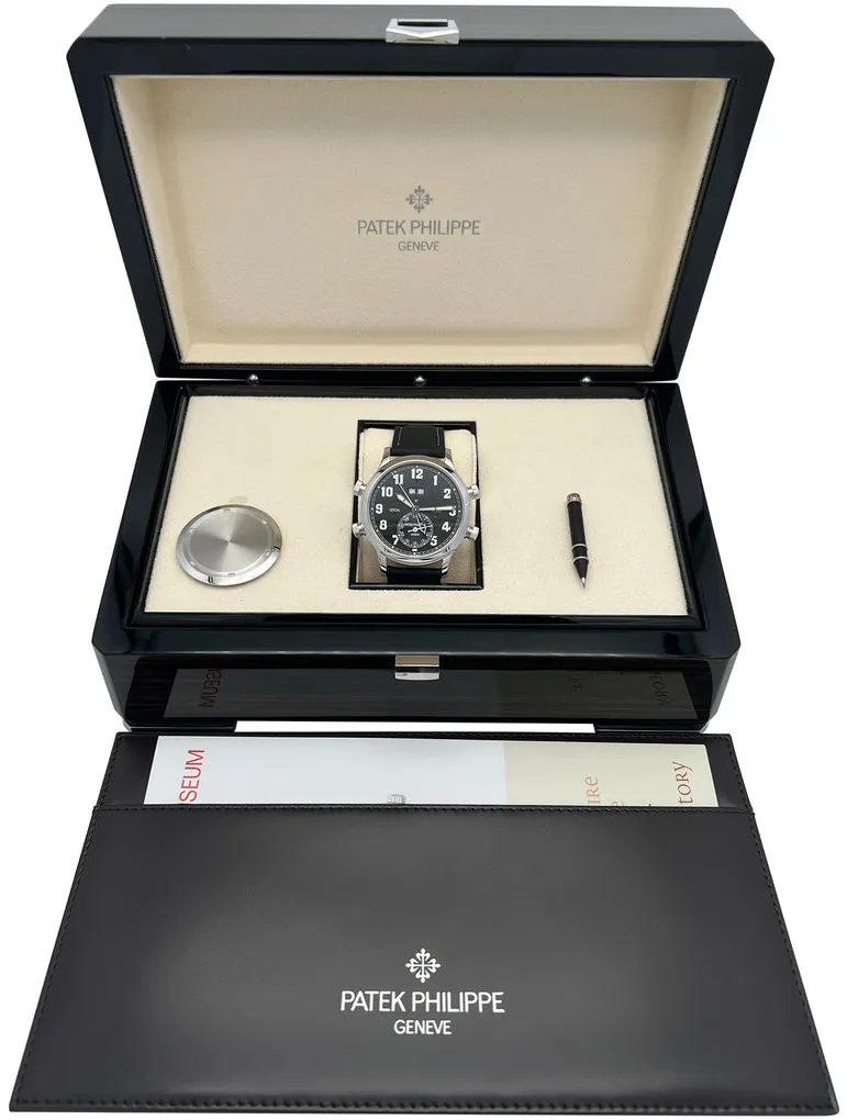 Patek Philippe Calatrava 5520P-001 42mm Platinum Black 10