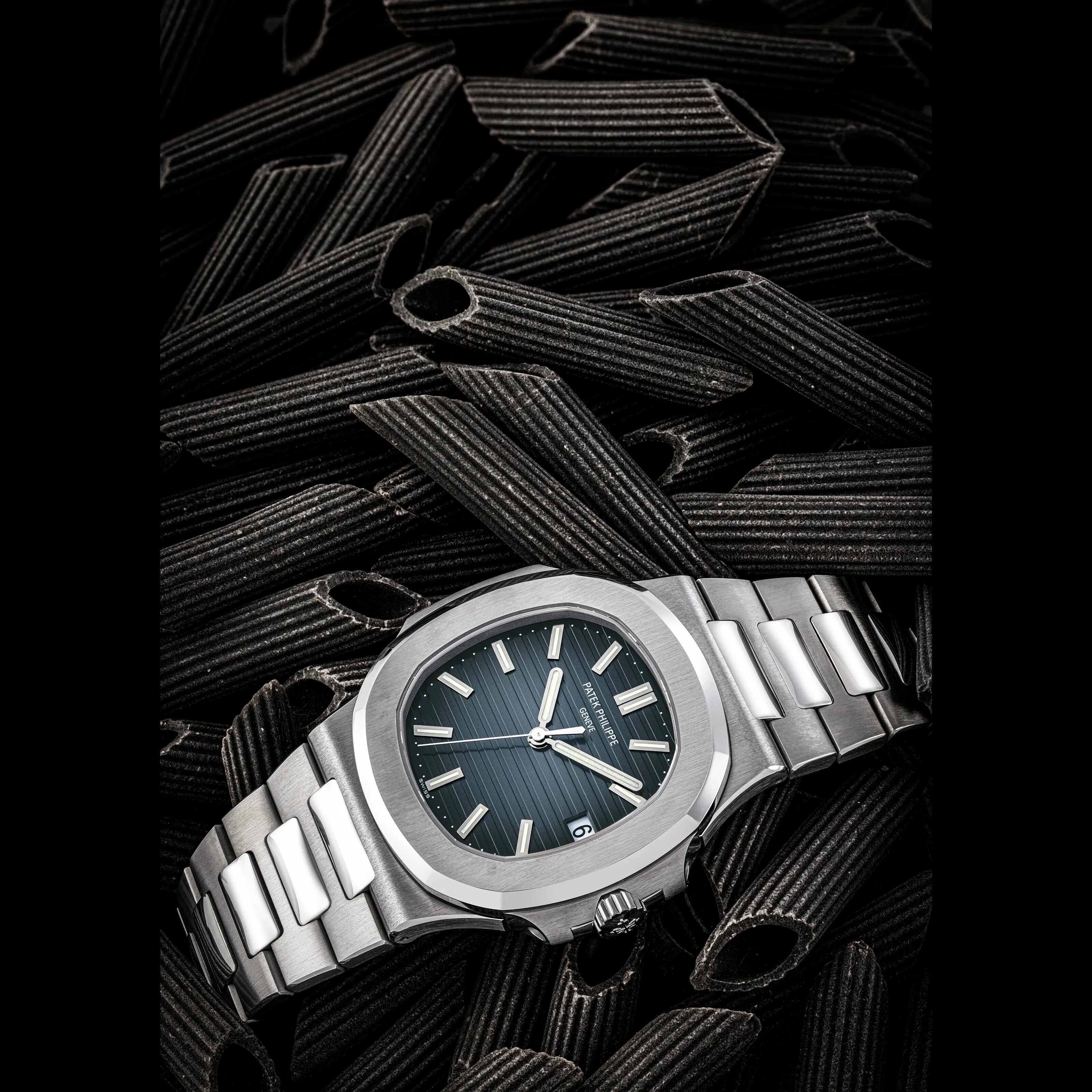 Patek Philippe Nautilus 5711/1A-010 40mm Stainless steel Grey-blue
