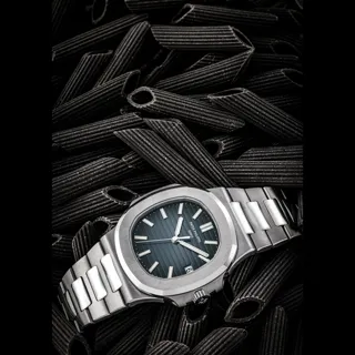 Patek Philippe Nautilus 5711/1A-010 Stainless steel Blue